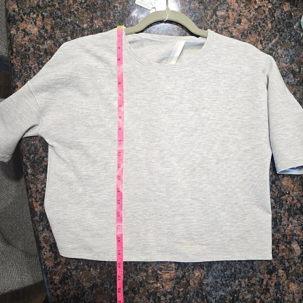 Lululemon Minimal Short Sleeve - 8